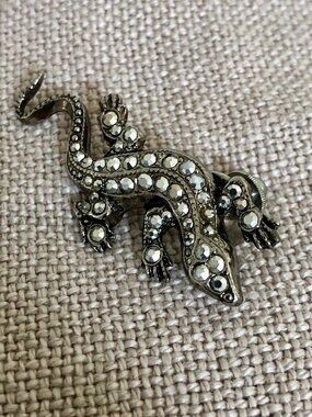 Kirks Folly Silver Toned Rhinestone Lizard Brooch Pin